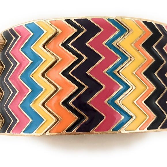 Trendy bangle with unique patterns and colors - Picture 2 of 2